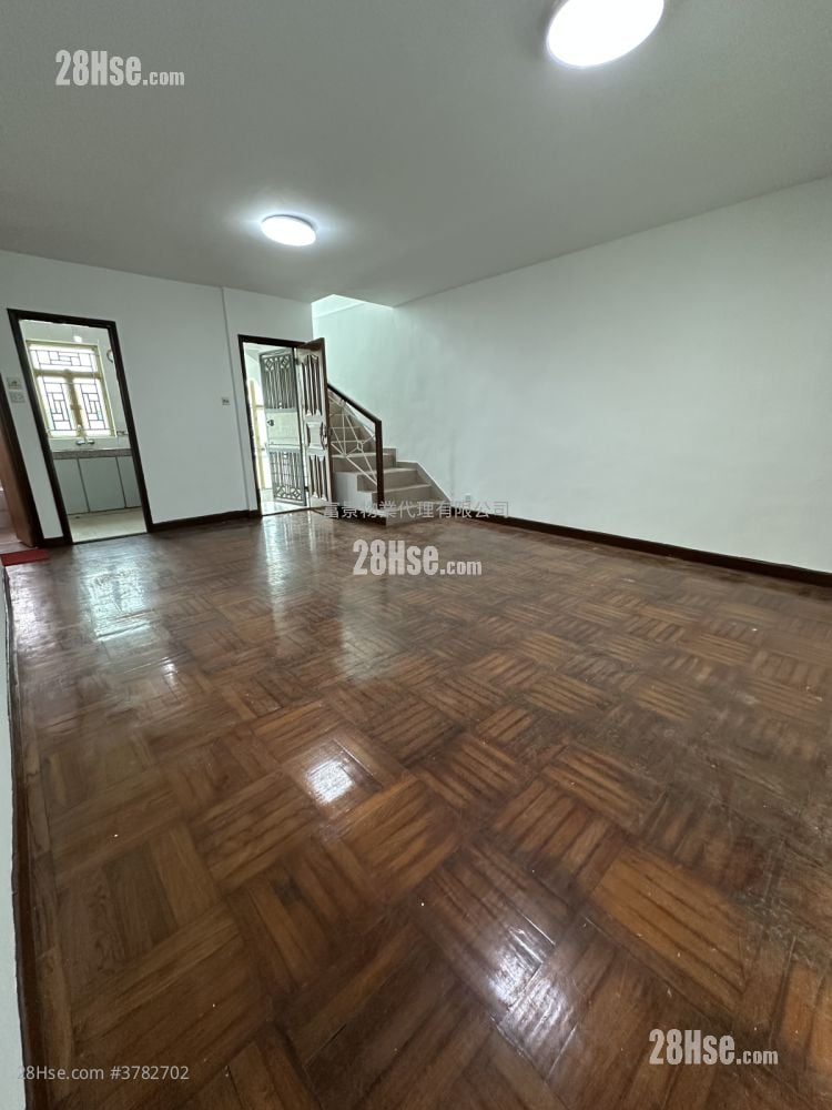 村屋 租盘 3 房 , 1 浴室 653 平方尺