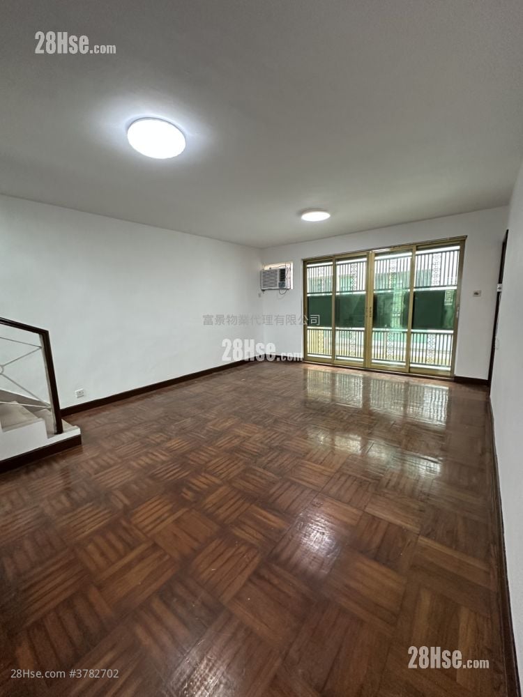 村屋 租盘 3 房 , 1 浴室 653 平方尺