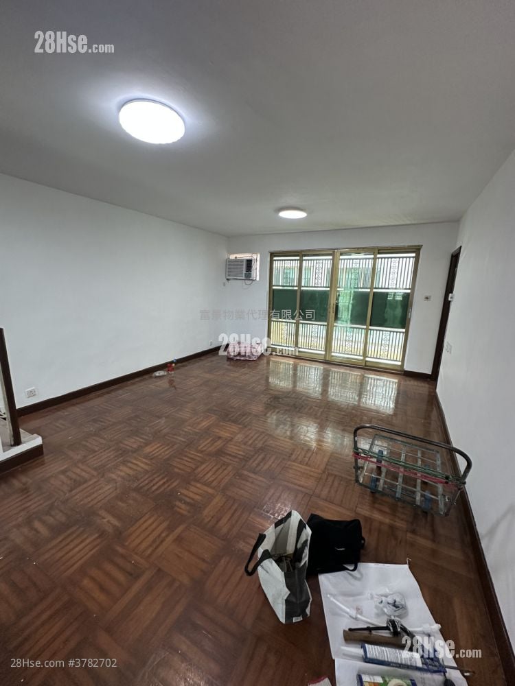 村屋 租盘 3 房 , 1 浴室 653 平方尺