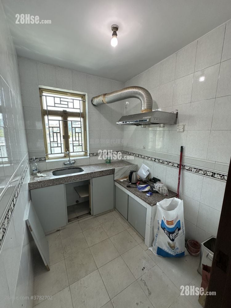 村屋 租盘 3 房 , 1 浴室 653 平方尺