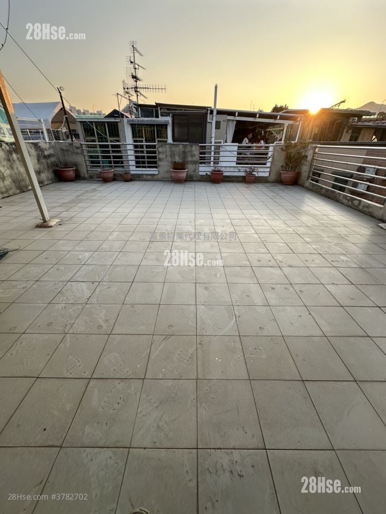 村屋 租盘 3 房 , 1 浴室 653 平方尺