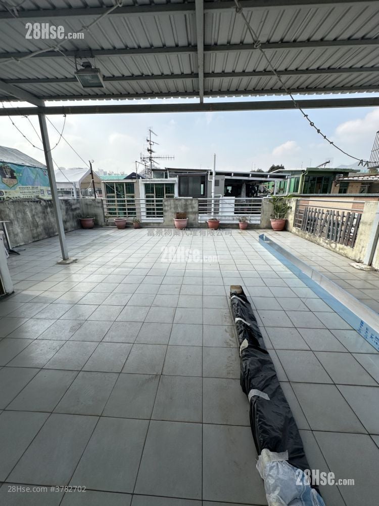 村屋 租盘 3 房 , 1 浴室 653 平方尺