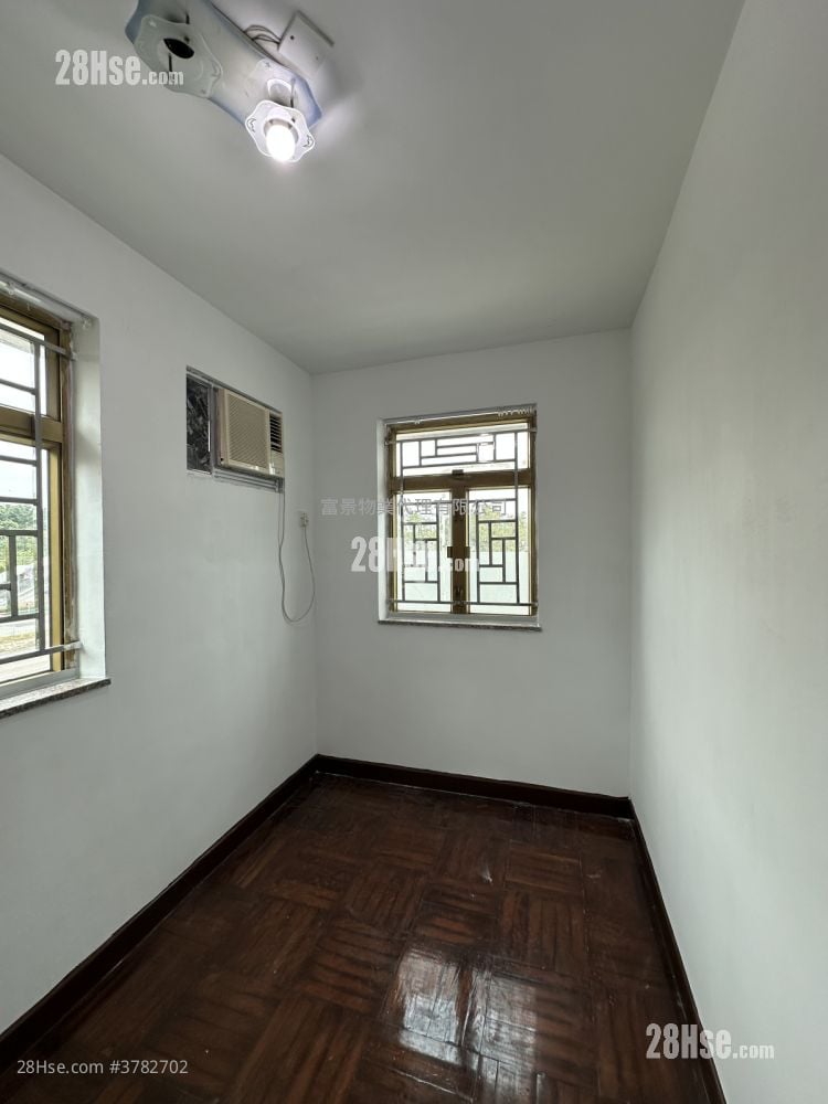 村屋 租盘 3 房 , 1 浴室 653 平方尺