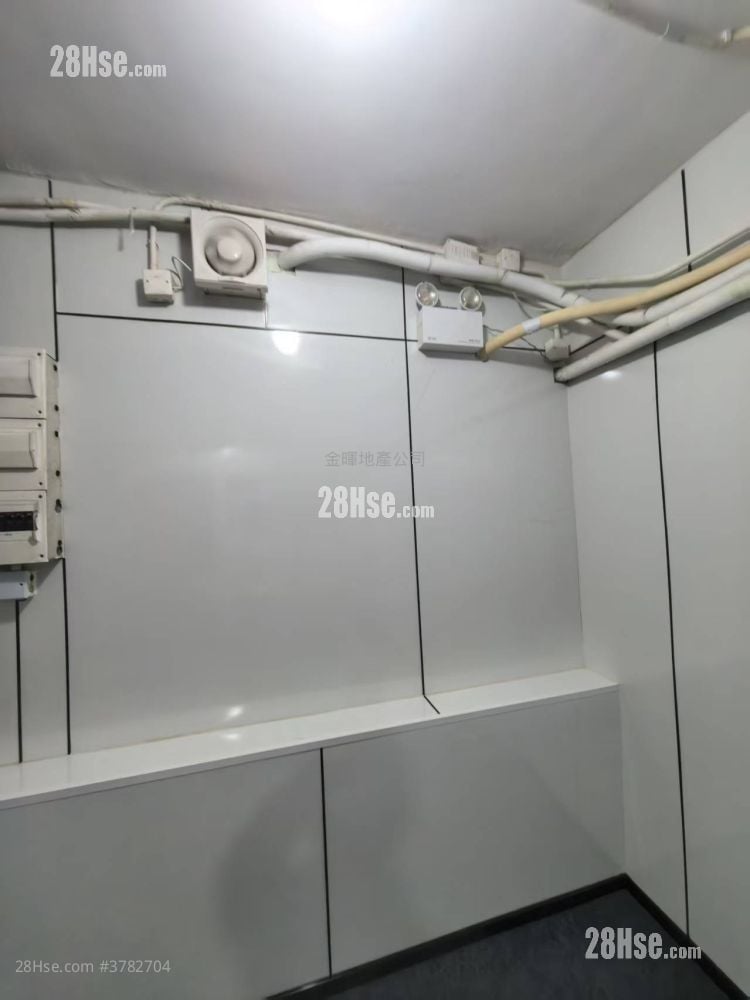 Honland Building Rental 1 Bedroom 420 ft²