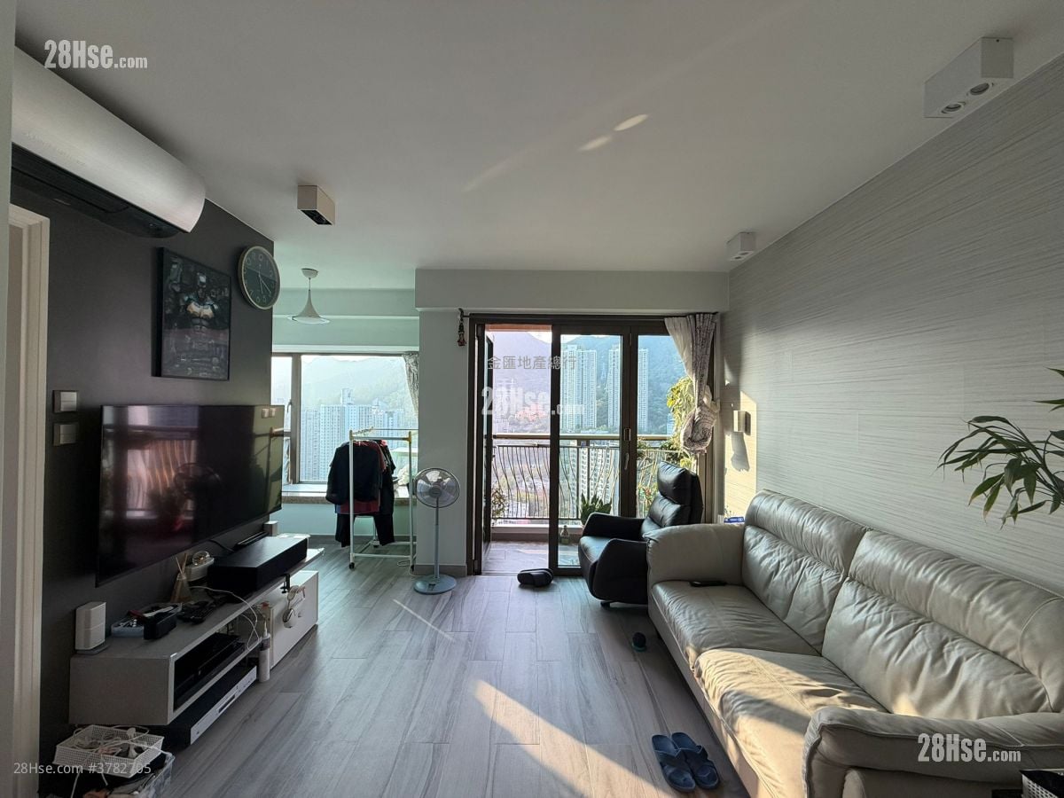 The Forest Hills Sell 2 Bedrooms , 1 Bathroom 439 ft²