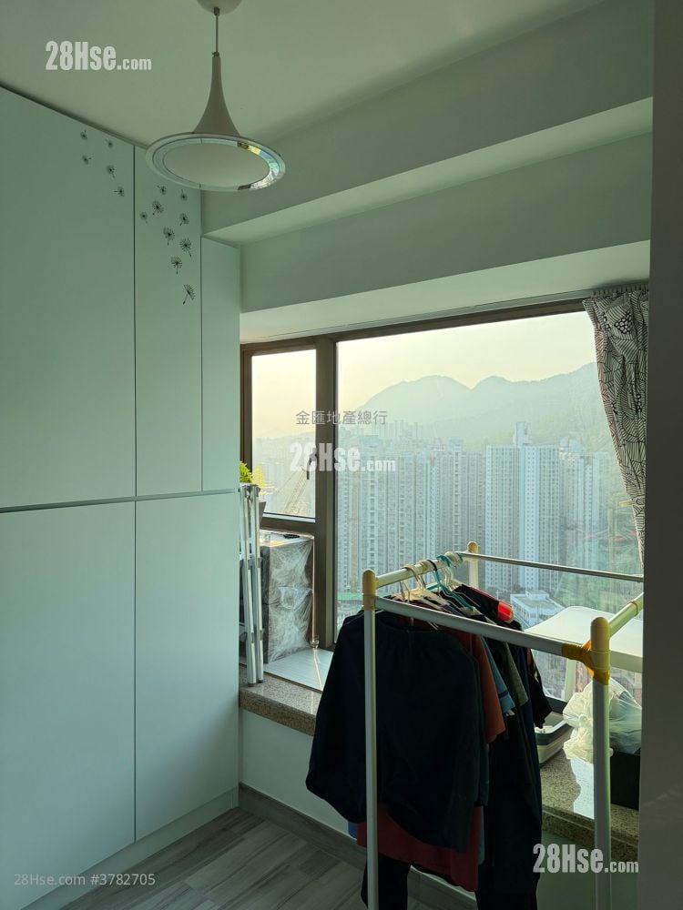 The Forest Hills Sell 2 Bedrooms , 1 Bathroom 439 ft²