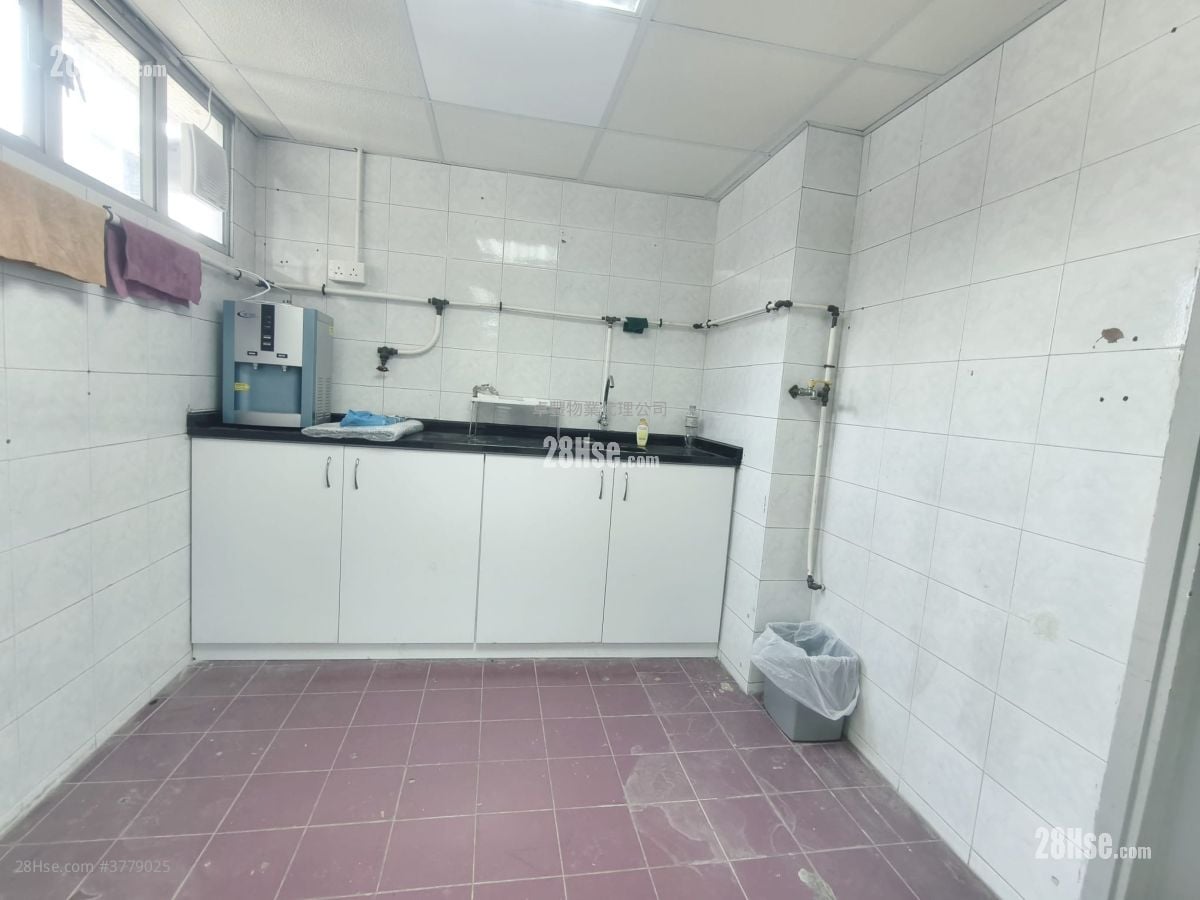 好运工业中心 租盘 2 房 , 1 厕所 1,170 平方尺
