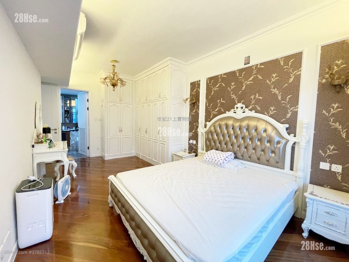 Parc Inverness Sell 4 Bedrooms , 2 Bathrooms 1,462 ft²