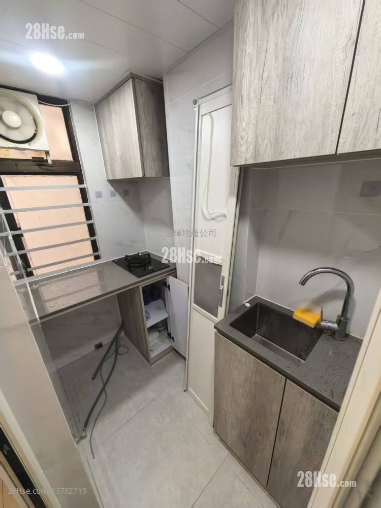 唐楼 租盘 2 房 , 1 浴室 267 平方尺