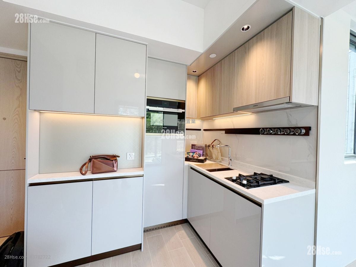 Gold Coast Bay Rental 312 ft²