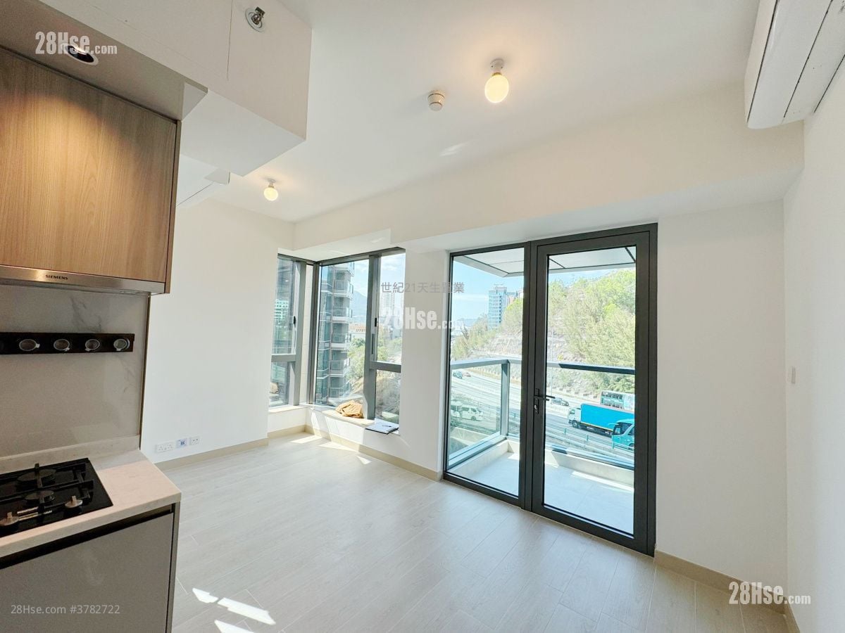 Gold Coast Bay Rental 312 ft²