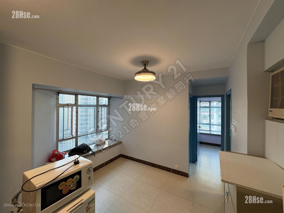 Flora Plaza Rental 2 Bedrooms , 1 Bathroom 370 ft²