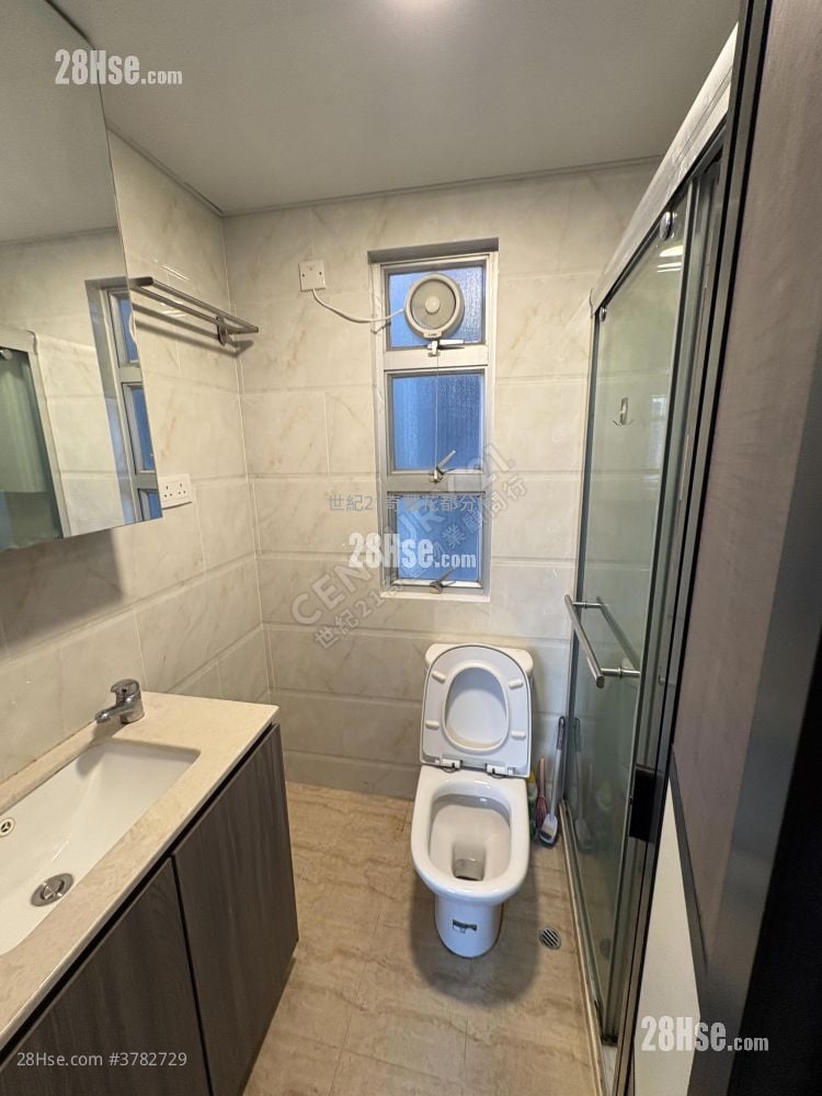 Flora Plaza Rental 2 Bedrooms , 1 Bathroom 370 ft²