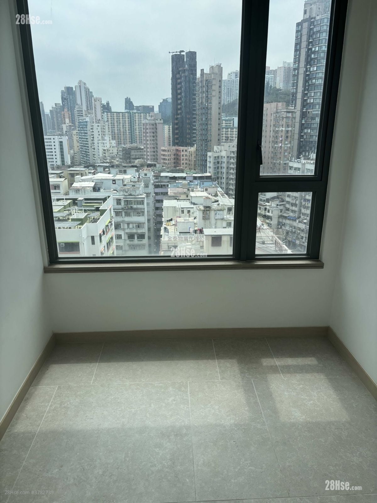 Downtown 38 Rental 1 Bedroom , 1 Bathroom 300 ft²