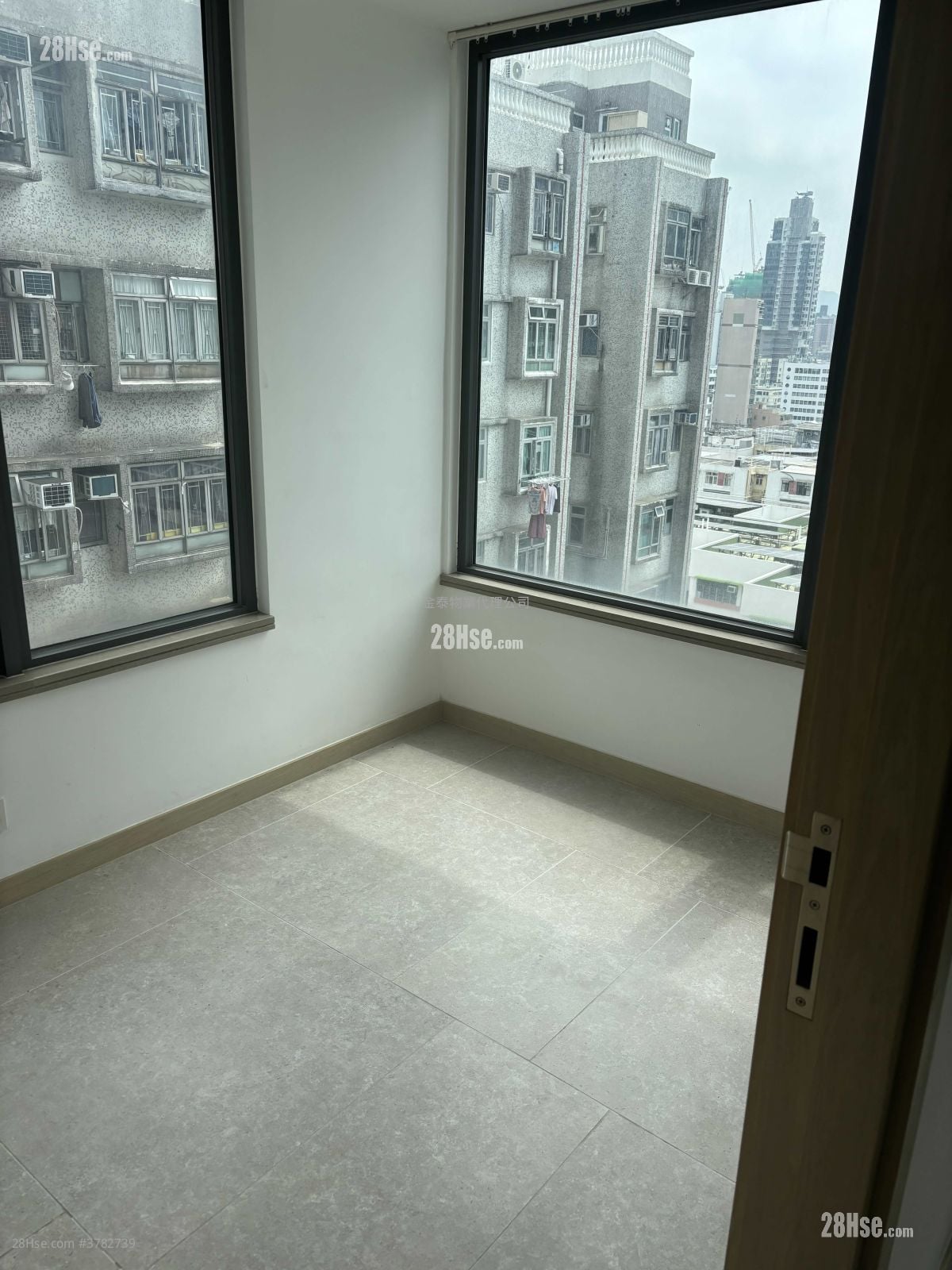 Downtown 38 Rental 1 Bedroom , 1 Bathroom 300 ft²