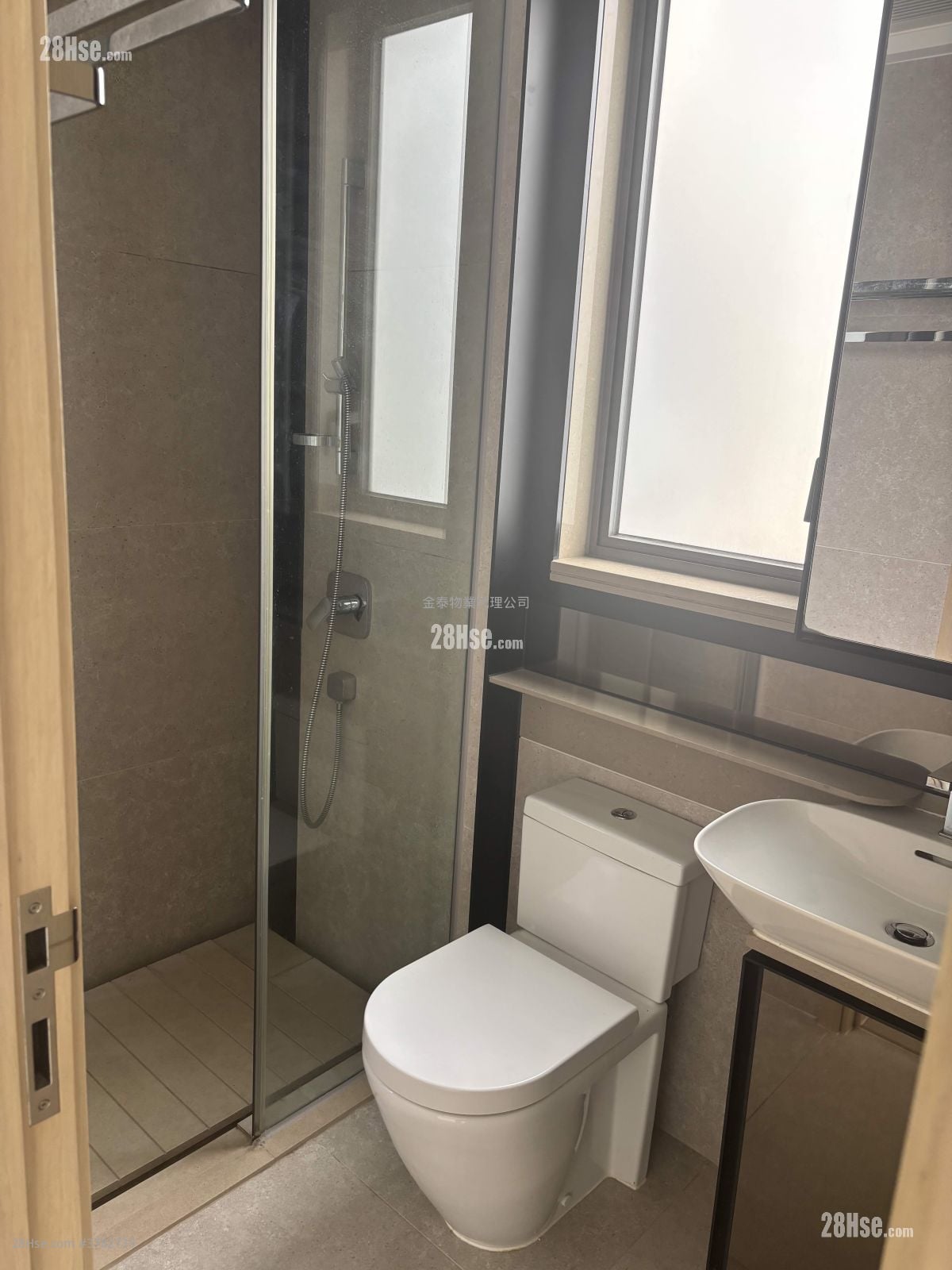 Downtown 38 Rental 1 Bedroom , 1 Bathroom 300 ft²