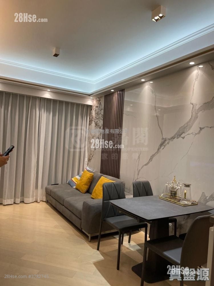 Grand Central Sell 2 Bedrooms , 1 Bathroom 522 ft²