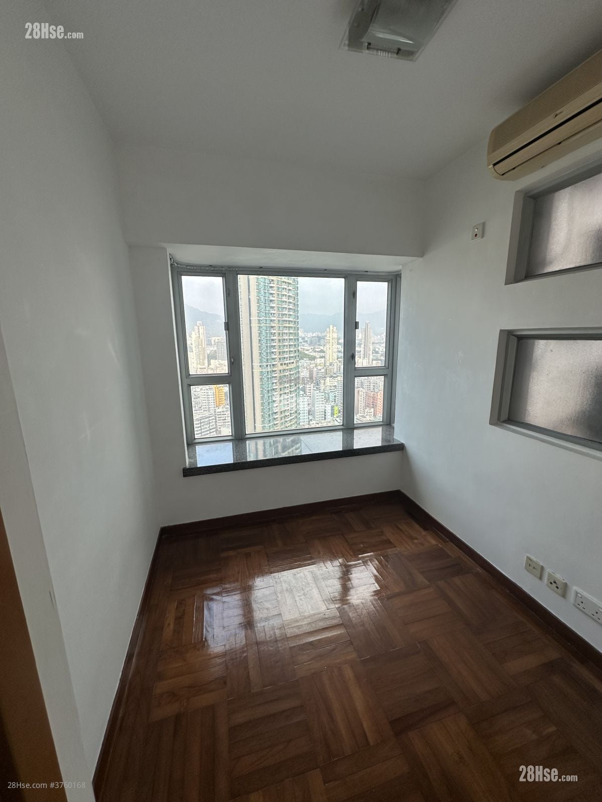 Metro Harbour View Sell 2 Bedrooms , 1 Bathroom 368 ft²