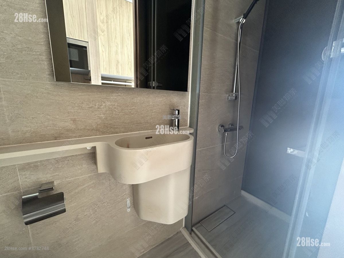 Seven Victory Avenue Sell 1 Bathroom 180 ft²