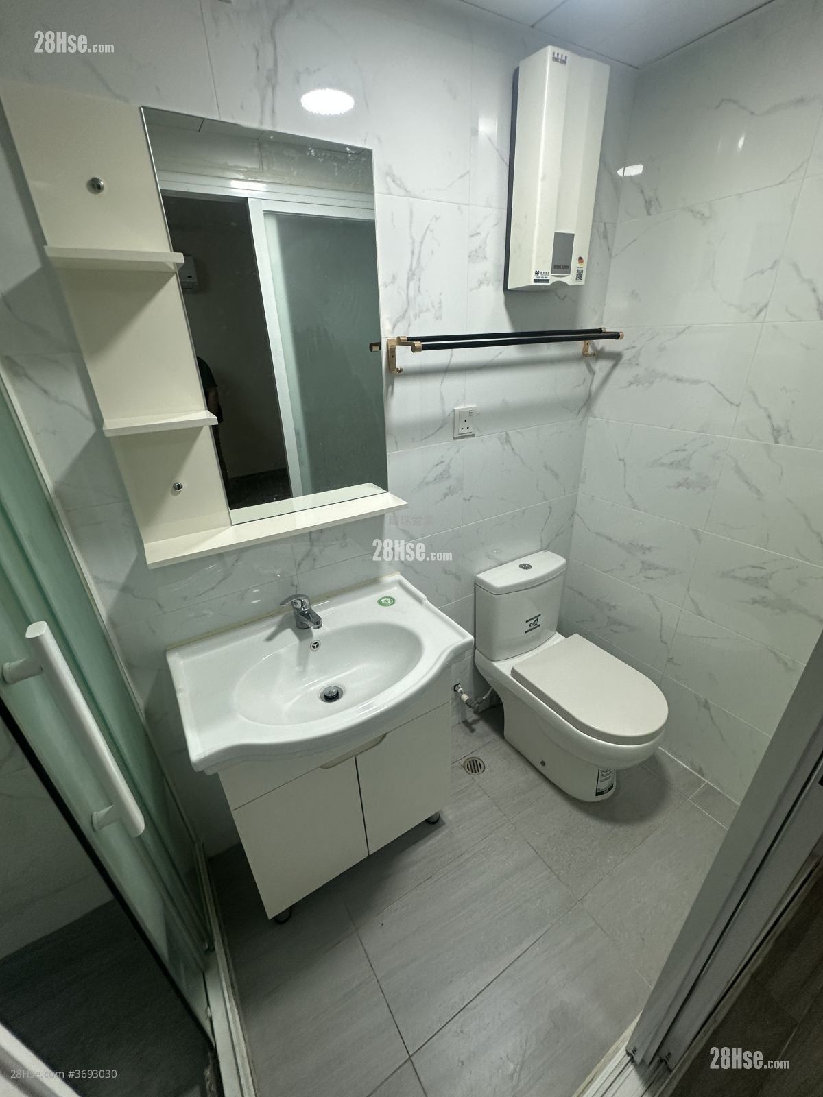 村屋 售盘 3 房 , 2 浴室 630 平方尺