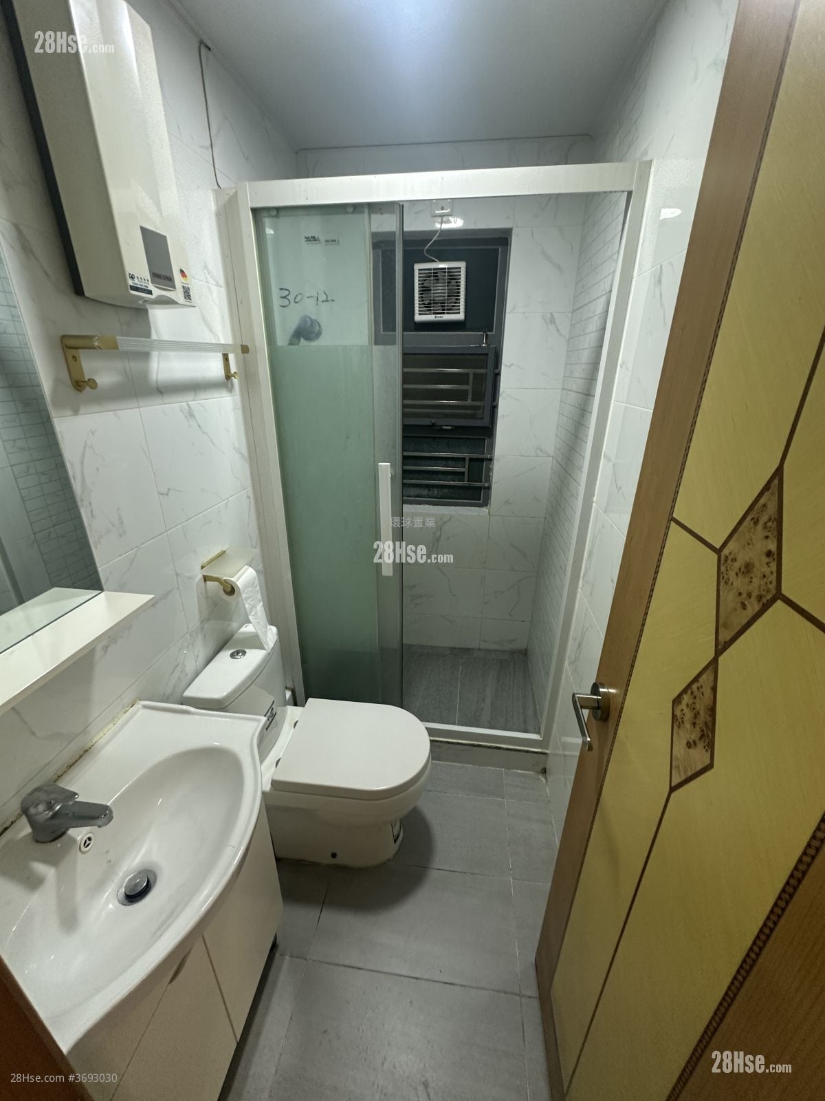 村屋 售盘 3 房 , 2 浴室 630 平方尺