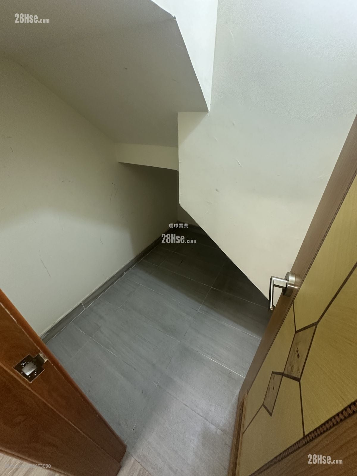 村屋 售盘 3 房 , 2 浴室 630 平方尺