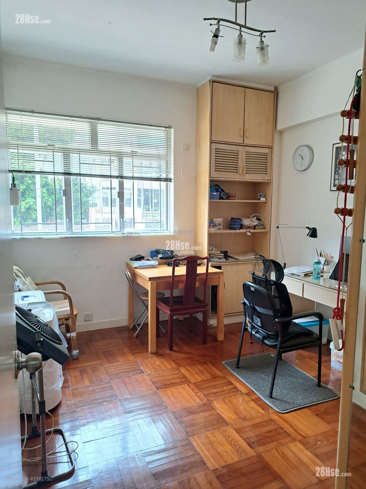 安卢 售盘 3 房 , 1 浴室 1,134 平方尺