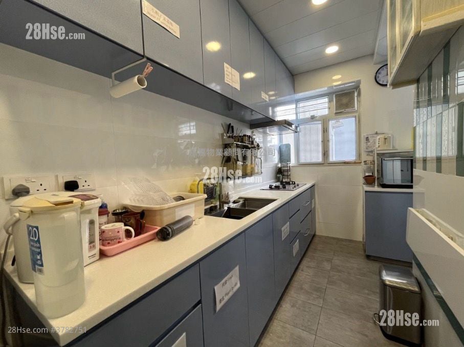 Kowloon Tong Mansion Sell 3 Bedrooms , 2 Bathrooms 1,074 ft²
