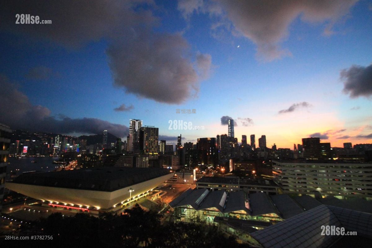 The Metropolis Residence Sell 2 Bedrooms , 1 Bathroom 470 ft²