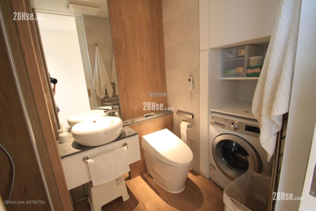 The Metropolis Residence Sell 2 Bedrooms , 1 Bathroom 470 ft²