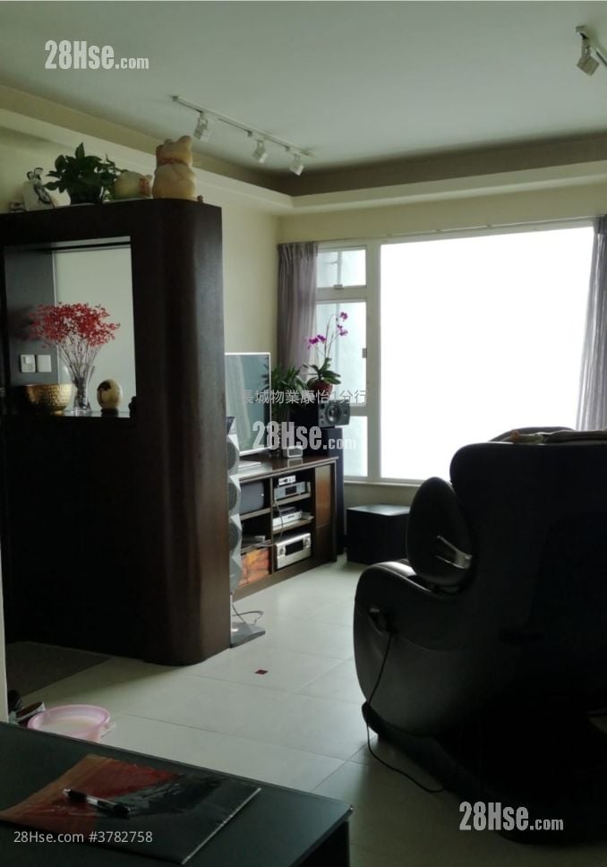 King's View Court Sell 2 Bedrooms , 2 Bathrooms 690 ft²