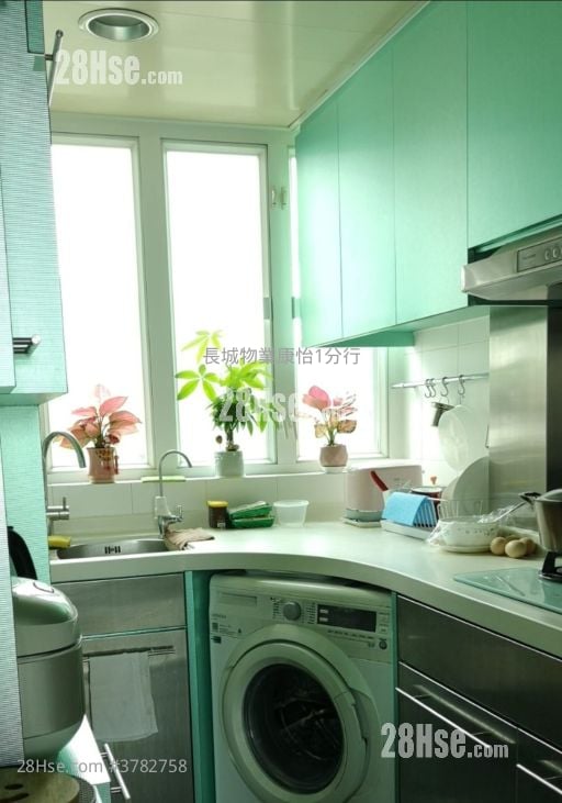 King's View Court Sell 2 Bedrooms , 2 Bathrooms 690 ft²