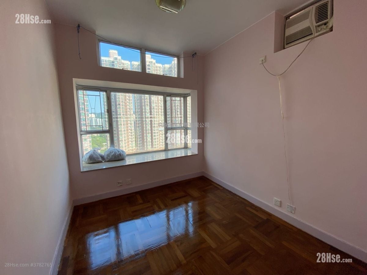 Discovery Park Rental 3 Bedrooms , 2 Bathrooms 582 ft²