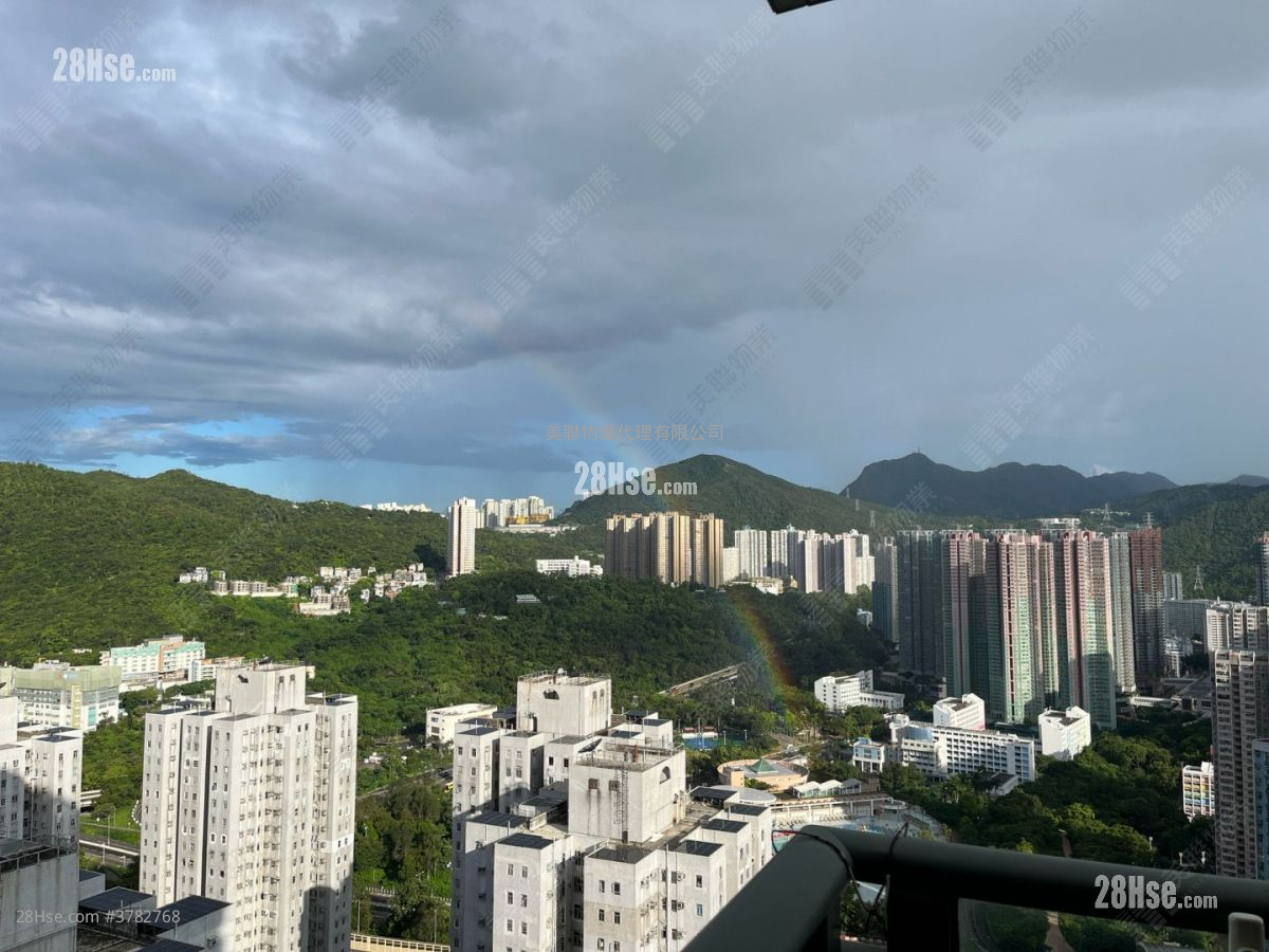 Residence Oasis Sell 3 Bedrooms 667 ft²