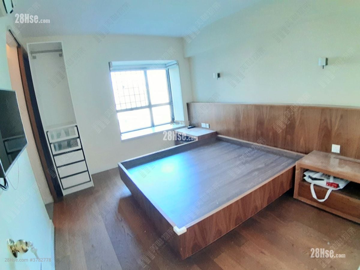 Carmen's Garden Sell 3 Bedrooms , 2 Bathrooms 1,087 ft²