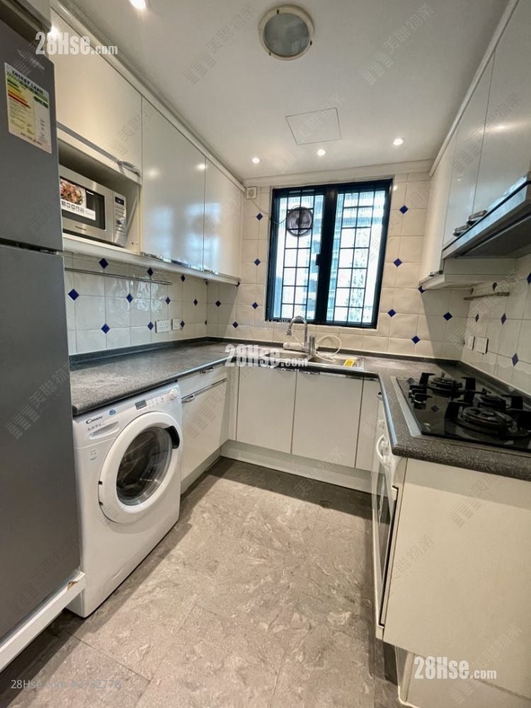 Carmen's Garden Sell 3 Bedrooms , 2 Bathrooms 1,087 ft²