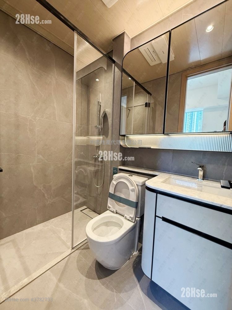 Seasons Place Sell 1 Bedroom , 1 Bathroom 323 ft²