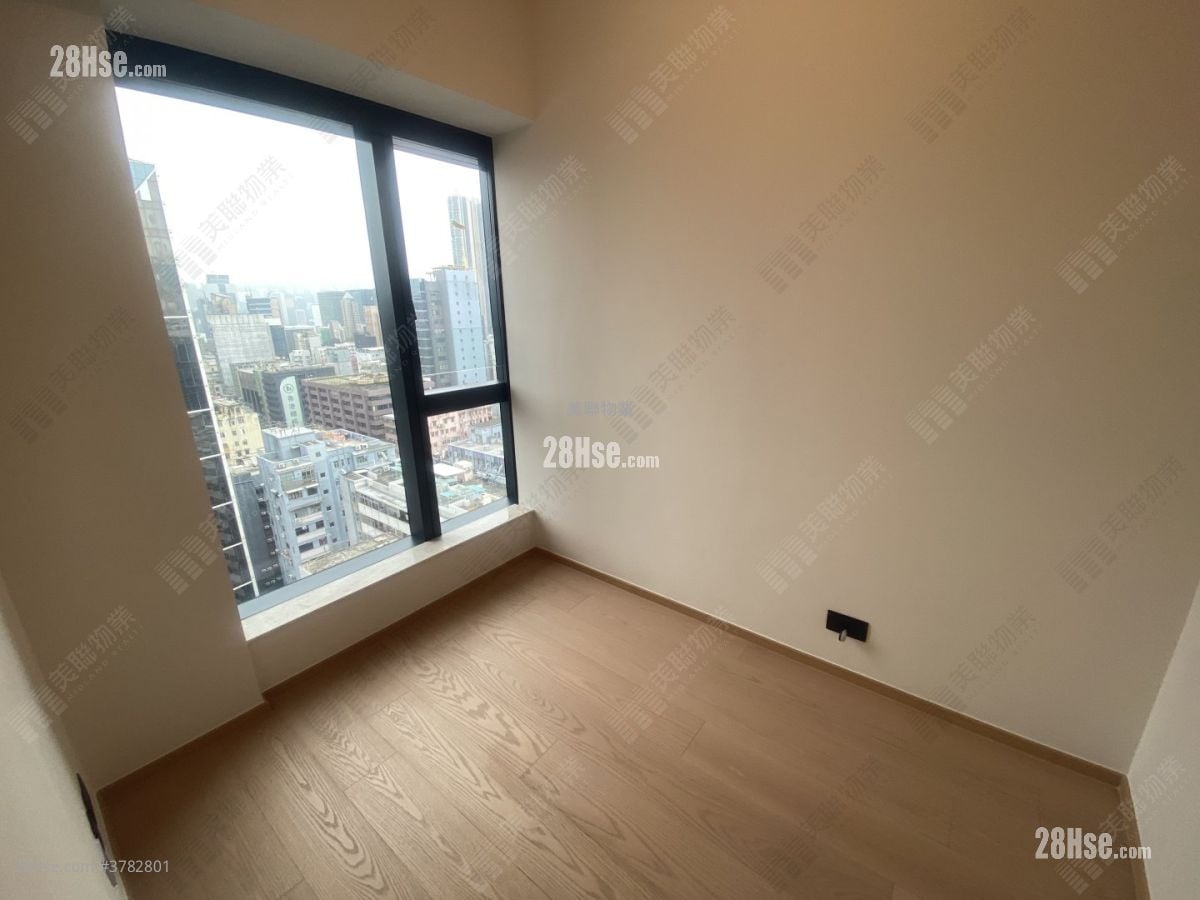 bedroom 1: Topside Residence Rental 2 Bedrooms , 1 Bathroom 377 ft²