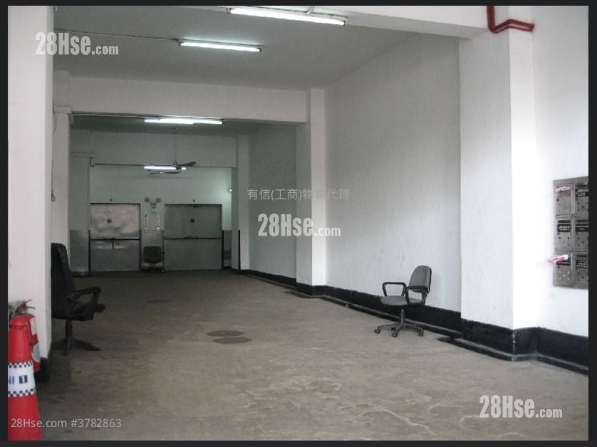 Tong Yuen Factory Building Rental 4 Bedrooms , 2 Toilets