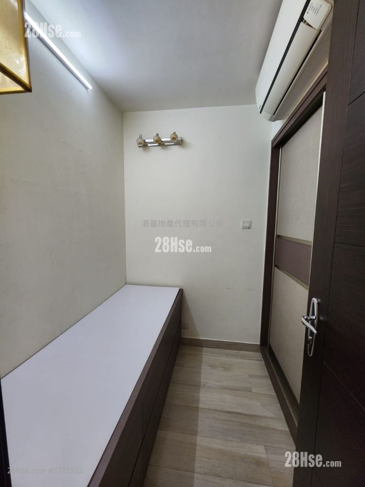 Tseng Lan Shue Village Sell 4 Bedrooms , 1 Bathroom 630 ft²