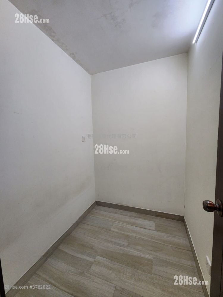 Tseng Lan Shue Village Sell 4 Bedrooms , 1 Bathroom 630 ft²