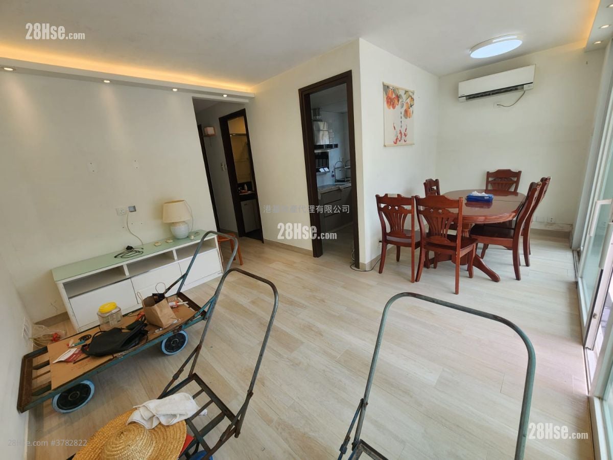 Tseng Lan Shue Village Sell 4 Bedrooms , 1 Bathroom 630 ft²
