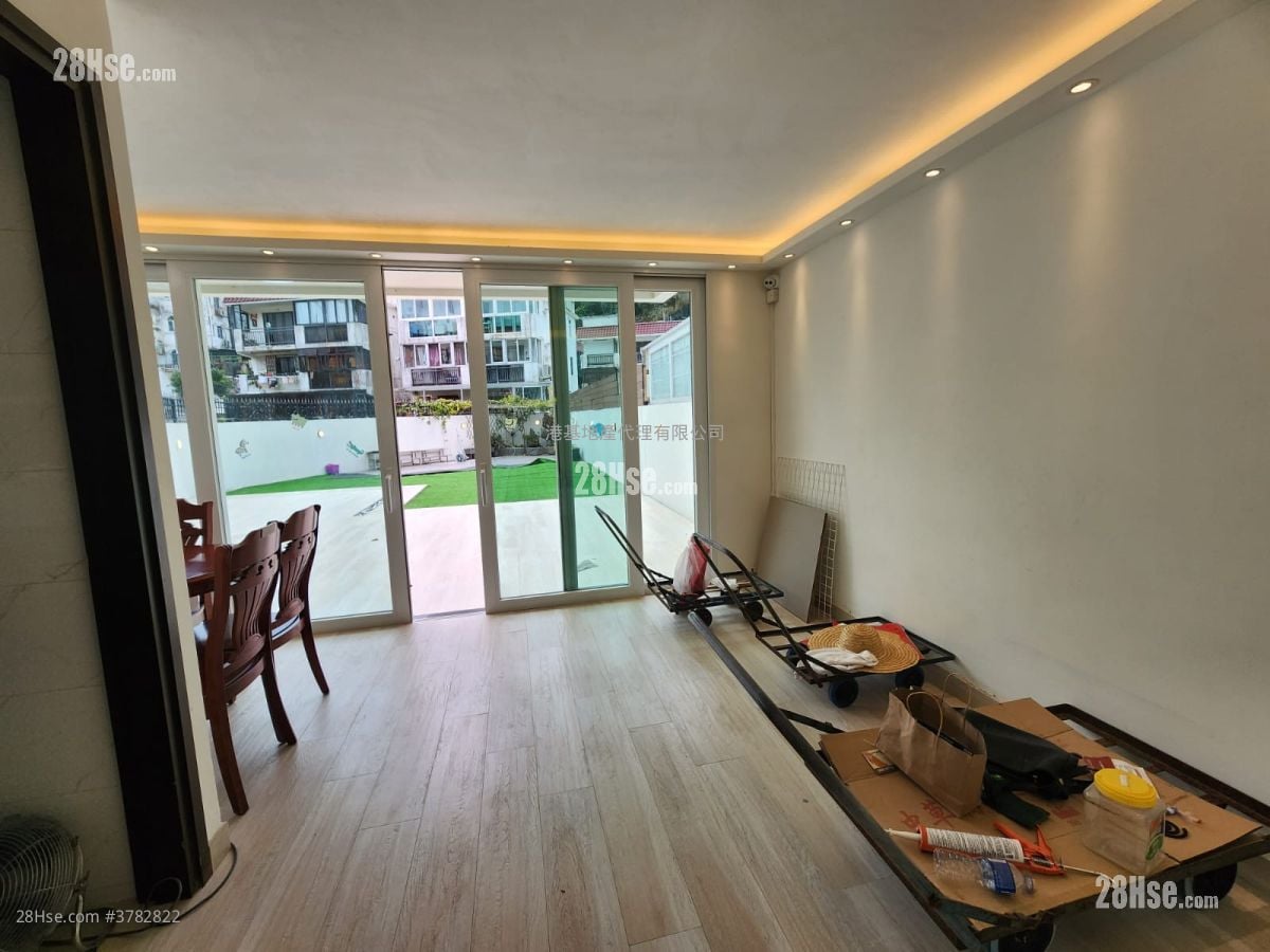 Tseng Lan Shue Village Sell 4 Bedrooms , 1 Bathroom 630 ft²