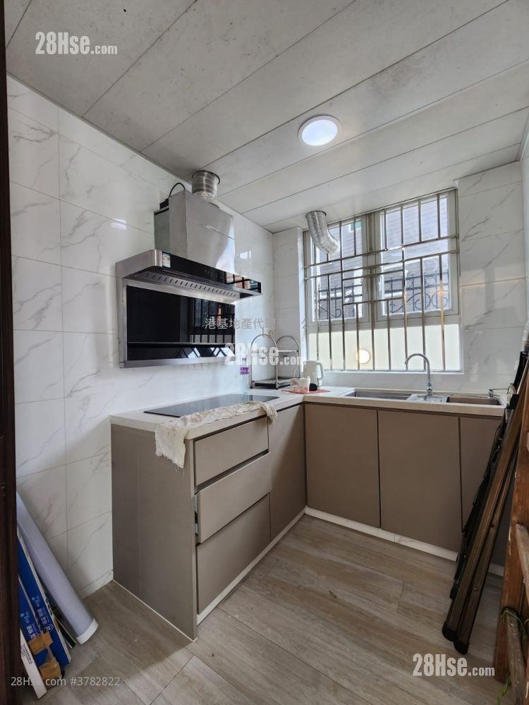 Tseng Lan Shue Village Sell 4 Bedrooms , 1 Bathroom 630 ft²