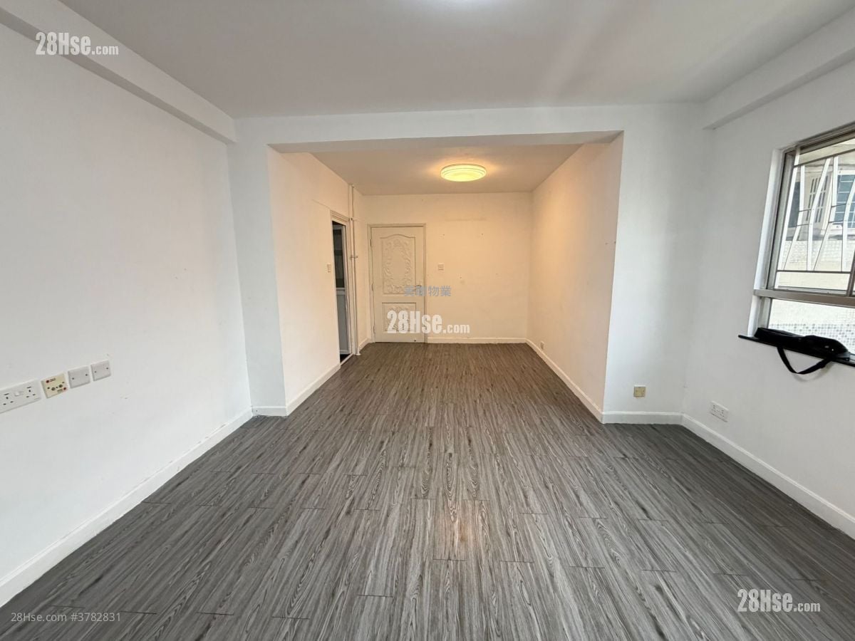 Serene Garden Sell 3 Bedrooms 590 ft²