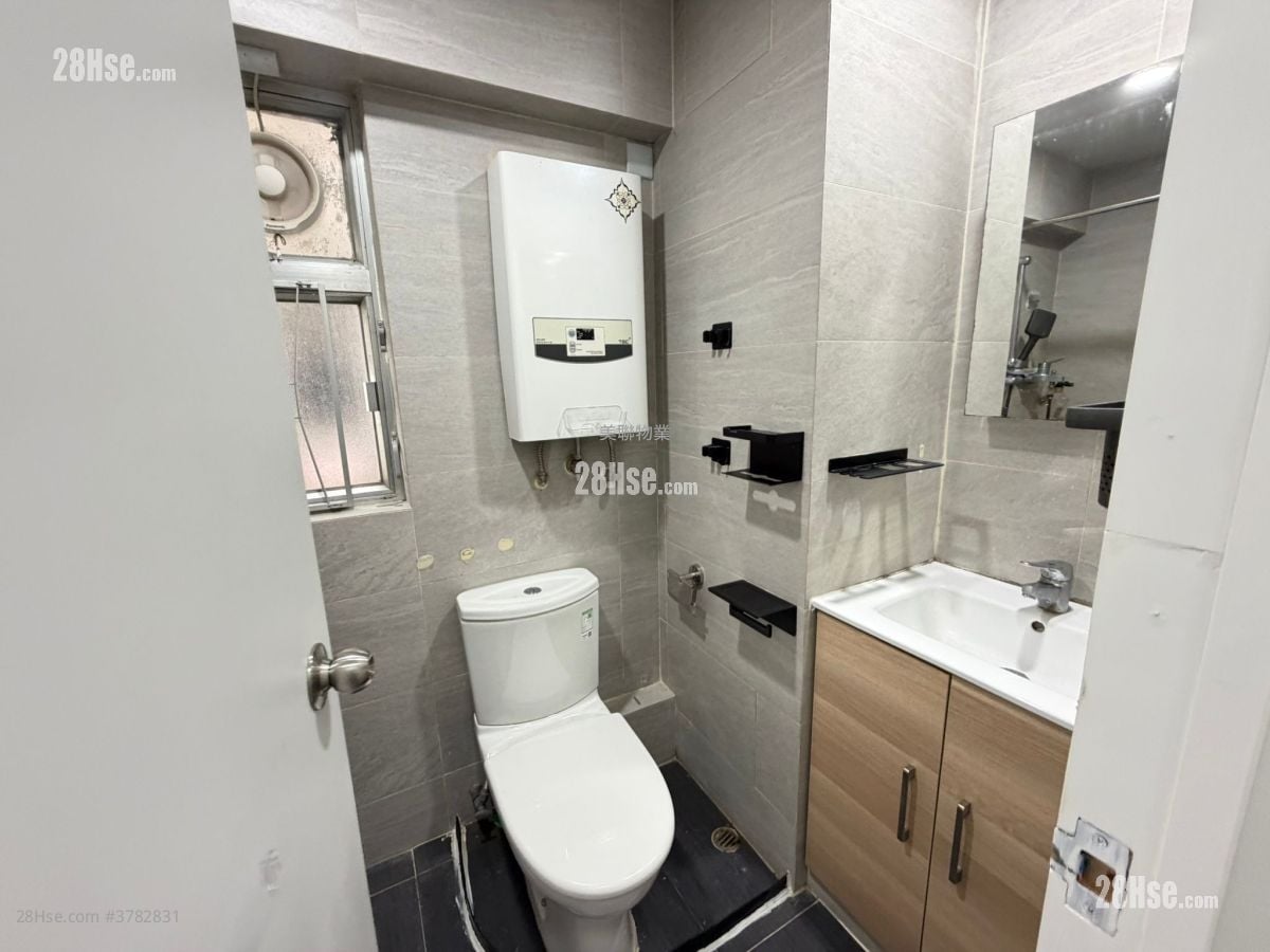 Serene Garden Sell 3 Bedrooms 590 ft²