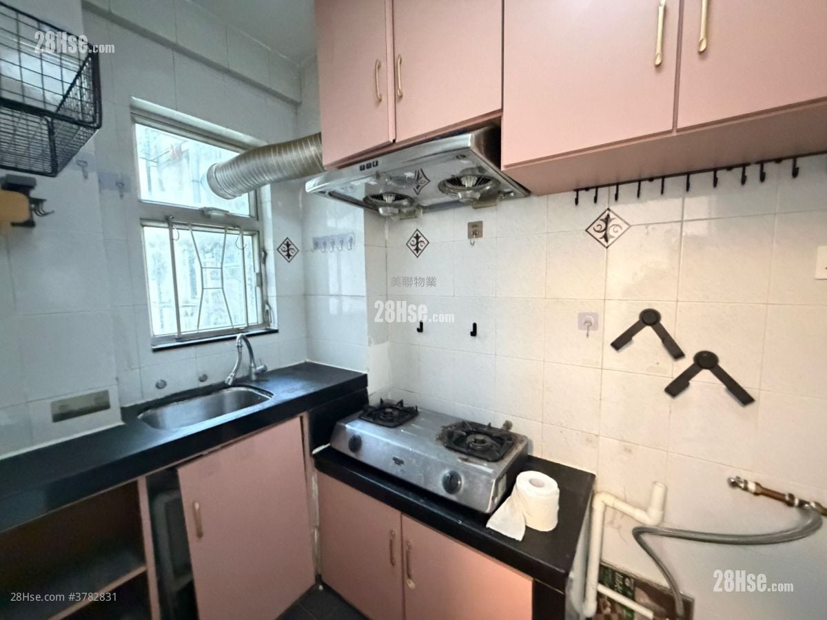 Serene Garden Sell 3 Bedrooms 590 ft²