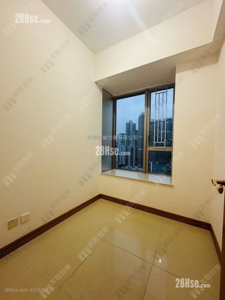 万景峯 售盘 2 房 520 平方尺