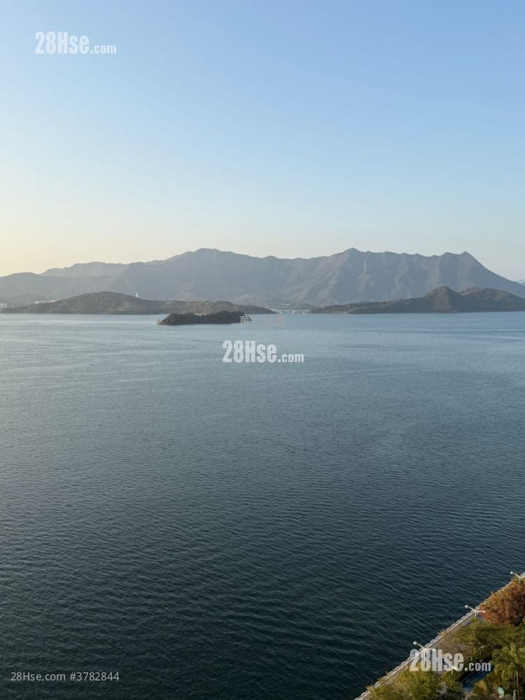 Kam Fung Court Sell 3 Bedrooms , 1 Bathroom 647 ft²