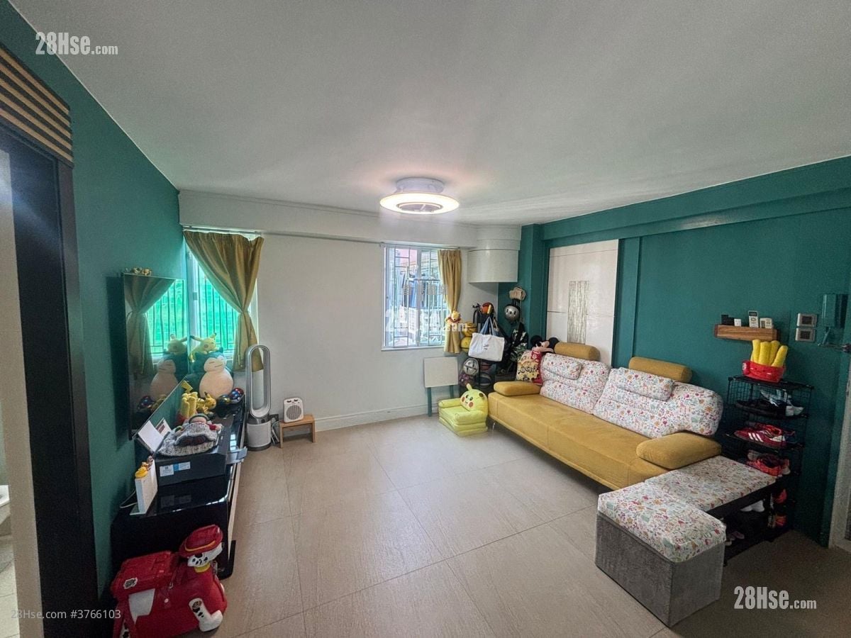 Mei Foo Sun Chuen Sell 3 Bedrooms 804 ft²